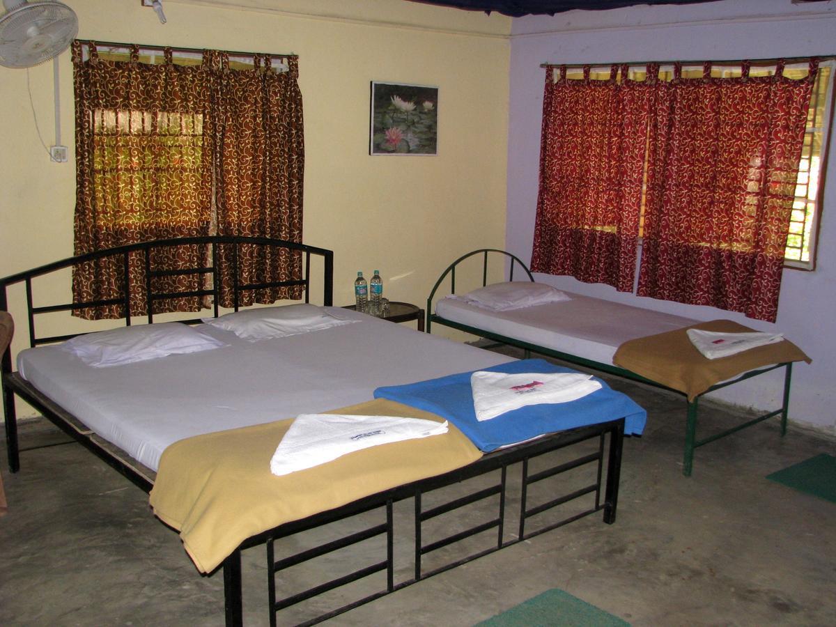 Estuarine Village Resort Satabhaya Exterior photo