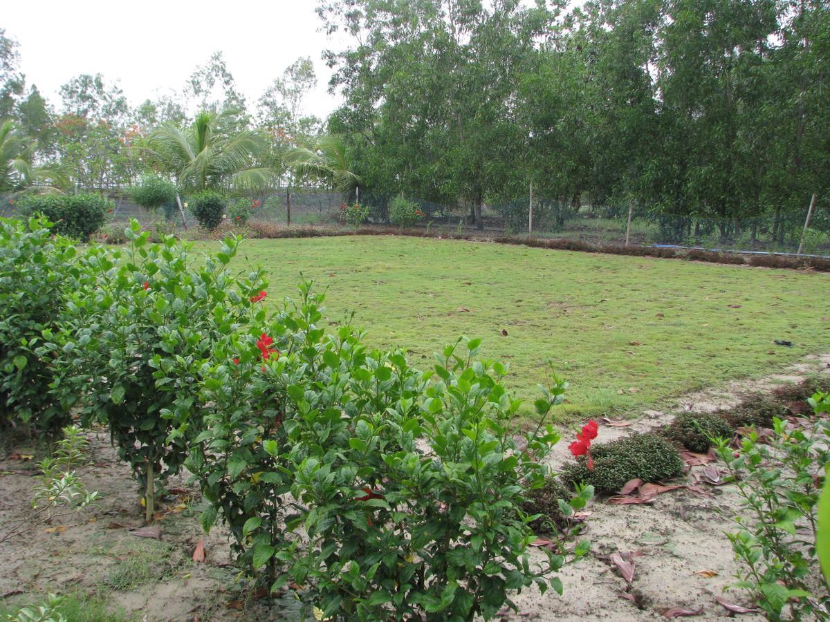 Estuarine Village Resort Satabhaya Exterior photo