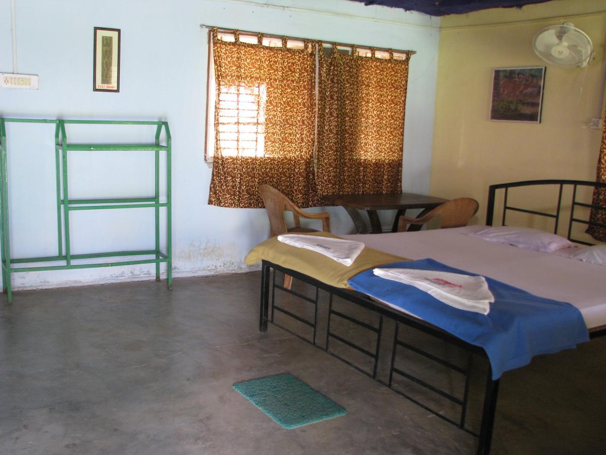 Estuarine Village Resort Satabhaya Exterior photo